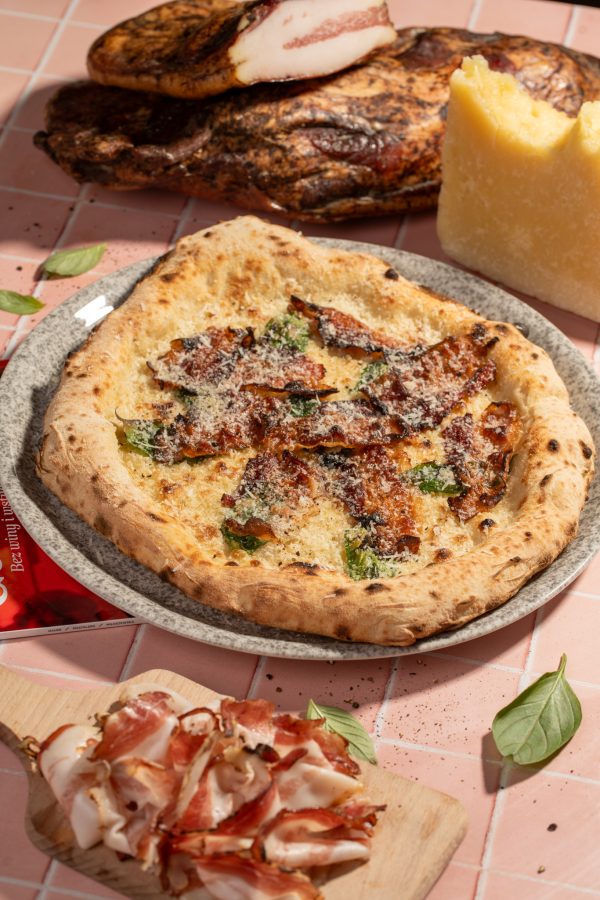 Guanciale z żółtkiem